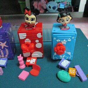 Disney Doorables Academy Lockers